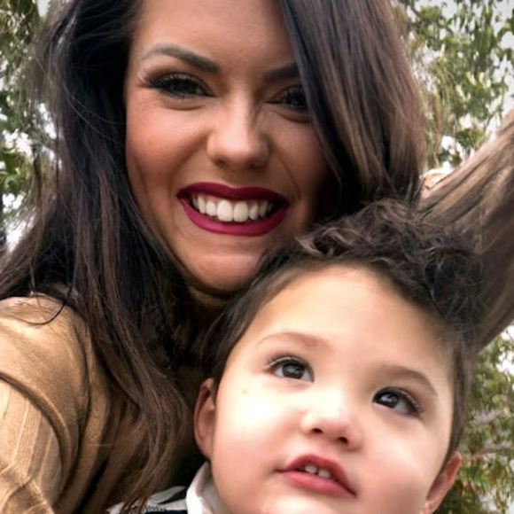 Meet your Posher, Melissa - Picture 1 of 1